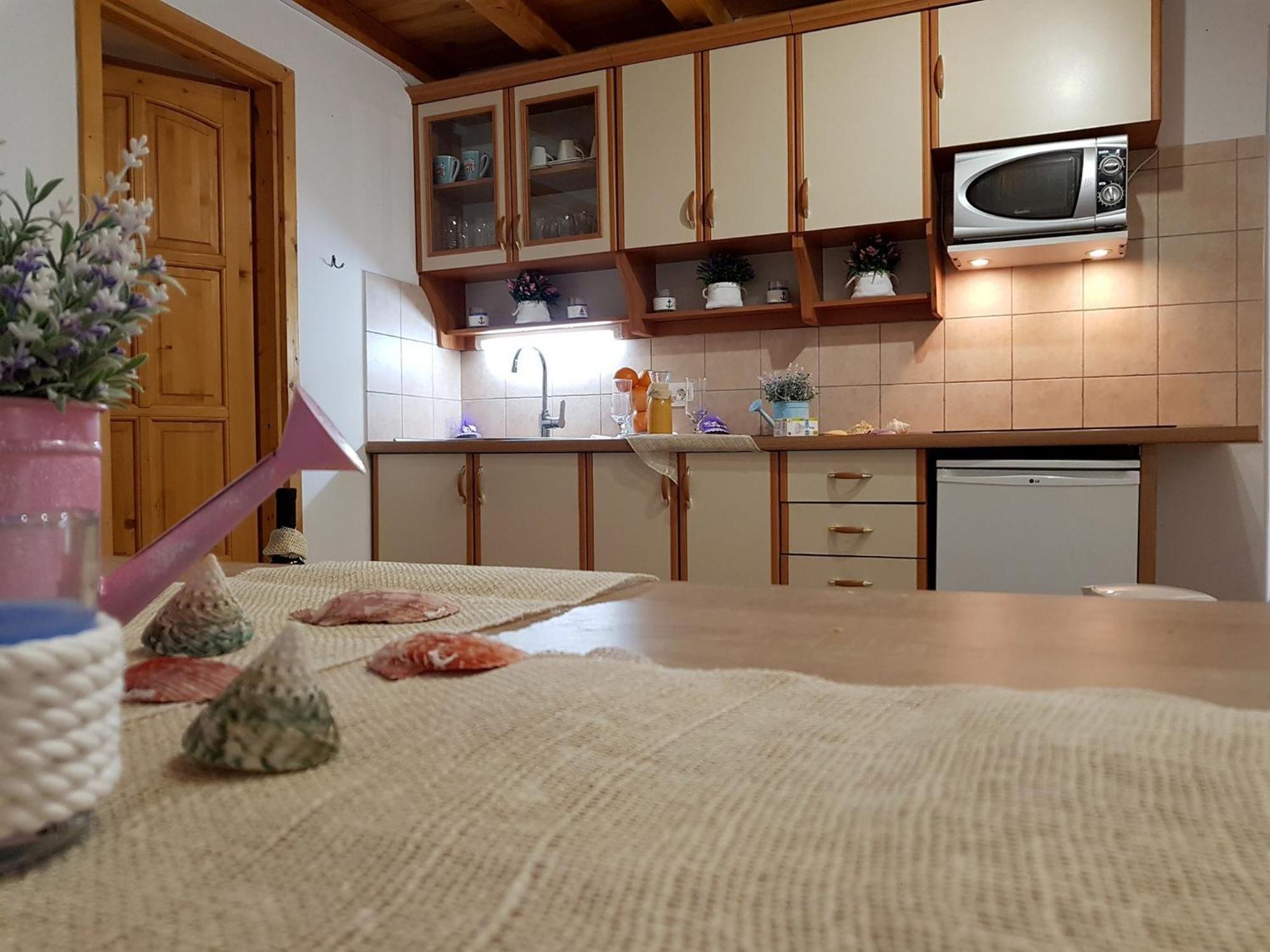 Villa Nautica Stone House Split Room photo